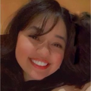 Meet your Posher, Cora ahiram